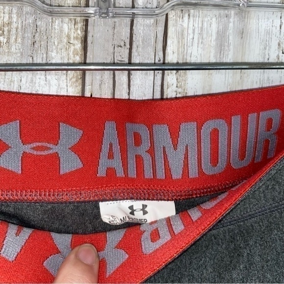 Under Armor Grey Crop Leg Pants - Picture 5 of 5